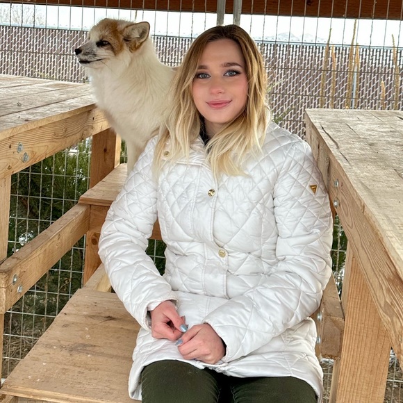 Meet your Posher, Alisa - Picture 8 of 12